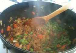 Start by making the meat sauce for this one of Gen's meals with ground beef