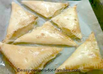 Easy apple recipes - Apple turnovers beautifully baked