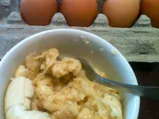 mashed bananas in a small bowl