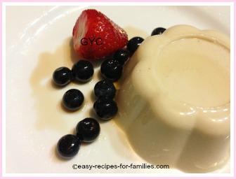 panacotta with berries