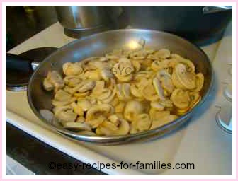 fry mushrooms in frypan