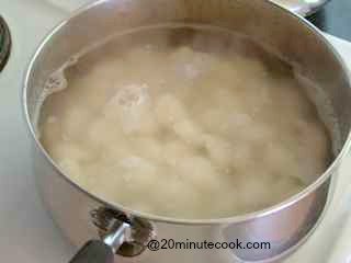 Add the gnocchi to the boiled water