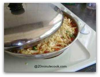 Cover the meat sauce with the lid